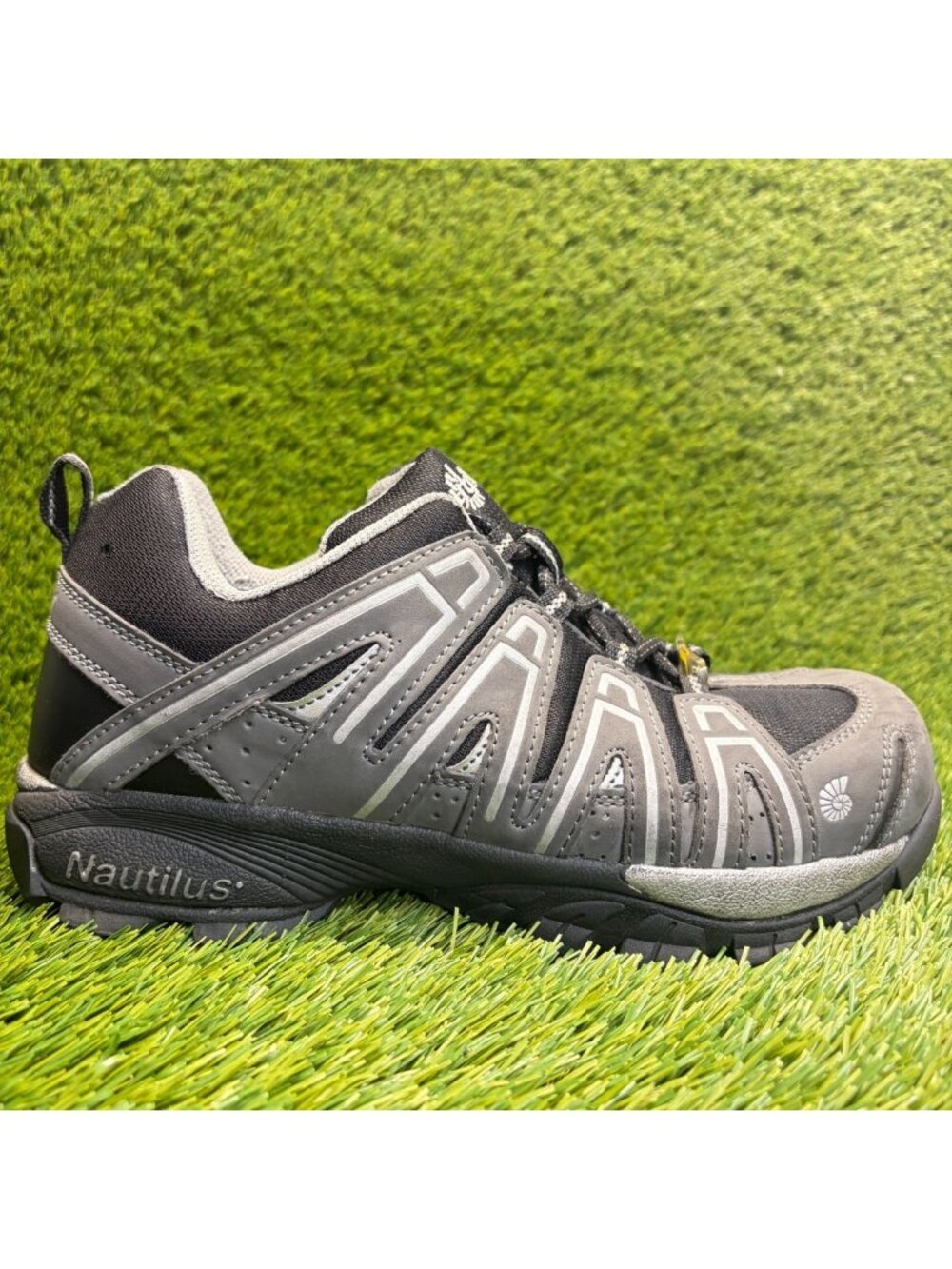 Nautilus Safety Mens Size 11 Gray Black Composite Toe Working Shoes Sneakers